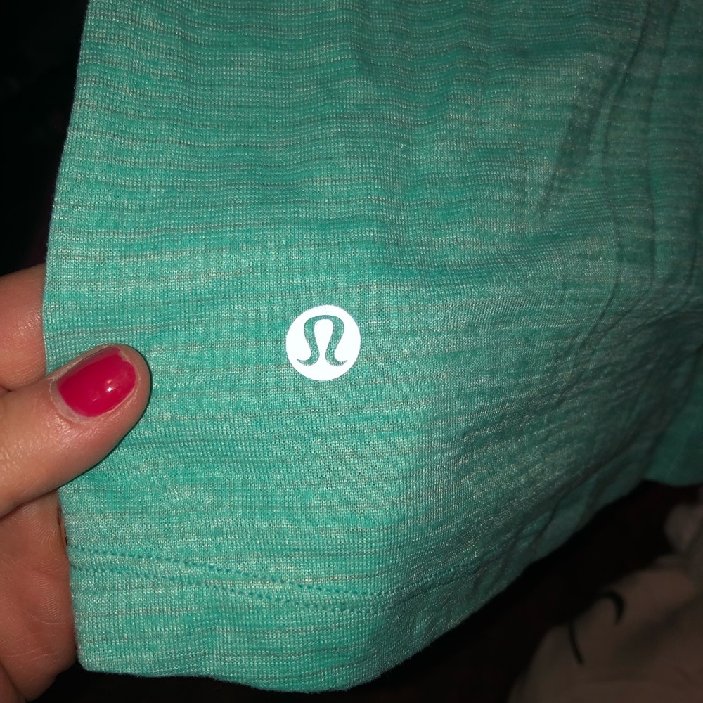 Green patterned tank top with built in sports bra. - Picture 4 of 5